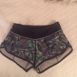 LuLulemon Size 2 Speed up Shorts